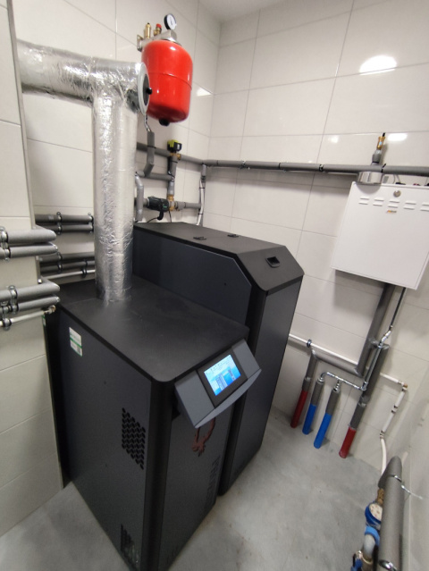 Kocioł na pellet RTB Feniks 10kW /230L Kocioł na pellet RTB Feniks 10kW /230L